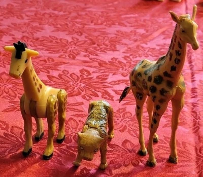 Lot Of 3 Plastic Toy Animals 2 Giraffes Tiger Vintage - Image 1 of 4