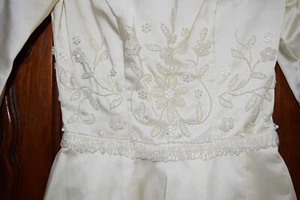 Abito da sposa vintage Priscella di Boston con perline e velo 1965 - Foto 1 di 10