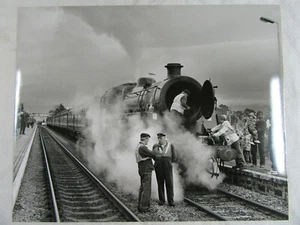 H030 - Estación de tren Kingussie - Locomotora de vapor 75014 Escocia 10 x 8" Foto - Imagen 1 de 1