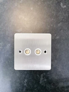 GET GU7220WSS 2GANG TV/FM COAXIAL SOCKET FLAT PLATE STAINLESS STEEL - Picture 1 of 4