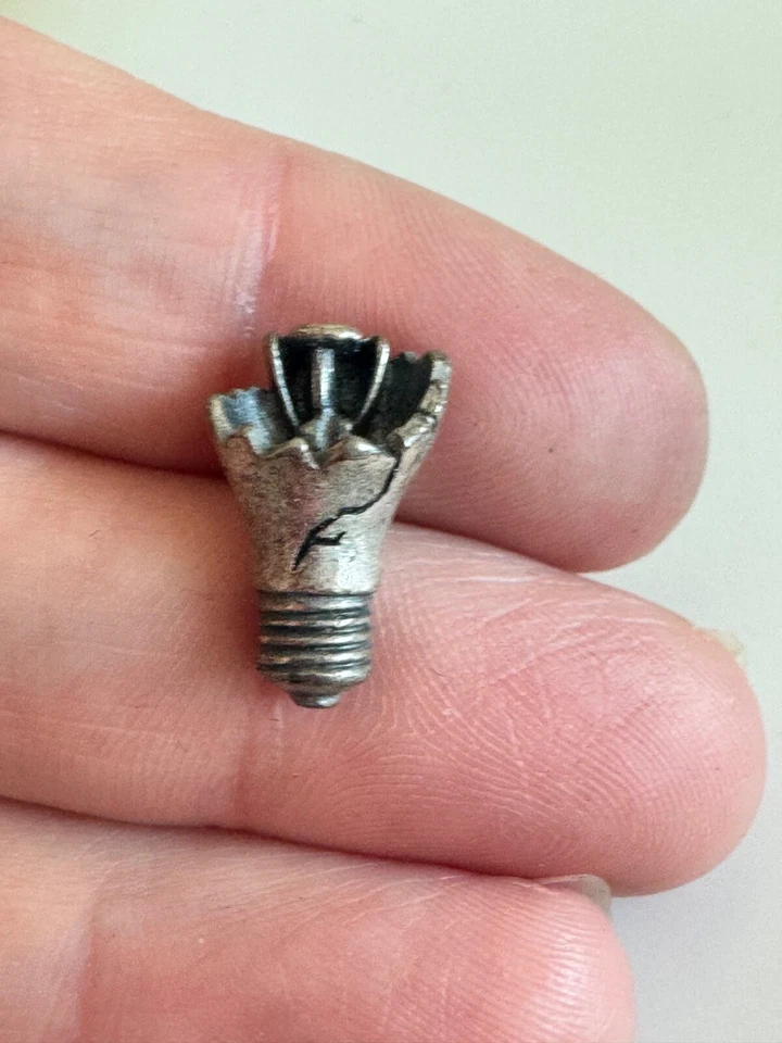 Vintage Cracked Broken Light Bulb Metal Lapel Pin Tie Tack Pewter - Nice! - Image 1 of 3