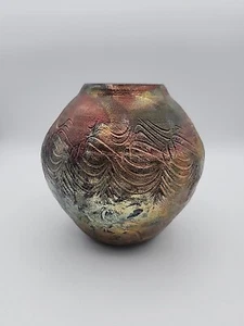R.J. Parrish 5" Raku Pottery Vase Iridescent Hues Hand Thrown Art Signed"Maui R" - Picture 1 of 22