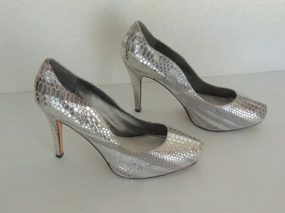 WHITE HOUSE | BLACK MARKET Plateado 4” Tacones Plataforma Mujer Talla 8 1/2 M Usados en Excelente Condición Nuevos Foto 1 de 4