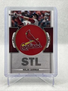 2023 Topps Nolan Gorman Team Logo Commemorative RC Patch #TLP-NG Cardinals - Bild 1 von 2