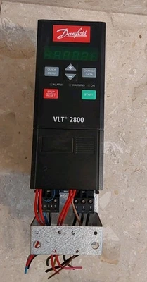 DANFOSS VLT2815PS2B20STR1DBF00A00CO, Frequenzumrichter, Ein:230V, Aus:3x0-Uin - Bild 1 von 4