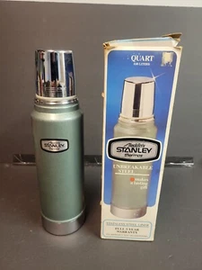 Termo vintage 1980 Aladdin's Stanley con caja de cuartos EE. UU. acero irrompible A-944C - Imagen 1 de 9