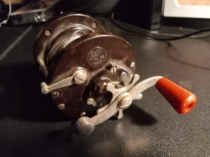 Vintage Penn No 85 Conventional Saltwater Casting Reel - Red Handle - Picture 1 of 9