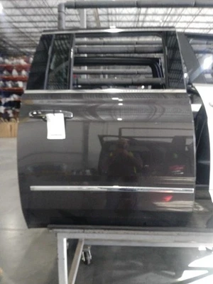 Conjunto de puerta trasera derecha usado lado trasero se adapta a: Gmc Yukon XL 1500 2017 lata de privacidad Foto 1 de 4