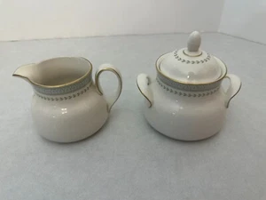 Sugar and Creamer Set - Royal Doulton England Berkshire Fine China - Picture 1 of 7