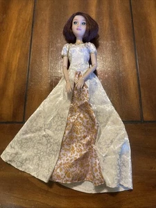 Articulate Elbows & Hands / Bending Knees ~ Disney Tangled Rapunzel Wedding Doll - Picture 1 of 12