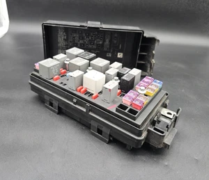 π
2007 Saturn Aura 3.5L Fuse Box Relay Module W/out Fog Lights 15859578 π
- Picture 1 of 15