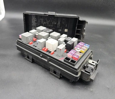 🏅 Módulo de relé de caja de fusibles Saturn Aura 2007 3,5 L sin luces antiniebla 15859578 🏅 Foto 1 de 4