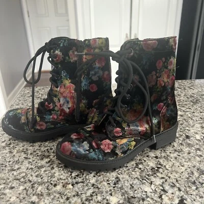 Excellent condition Madden Girl size 6, EloiseE floral black boots - Image 1 of 4