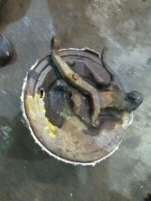 Drivers Front Spindle & Hub for 1964 Buick Electra Convertible - Imagem 1 de 4