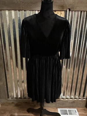 Loveriche Women’s Large Velvet Dress Pleated Flare Zipper Black Whimsigoth - Image 1 of 4