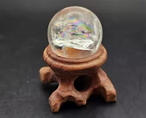 Bola de cristal con arco iris con soporte de madera 25 mm - Imagen 1 de 5