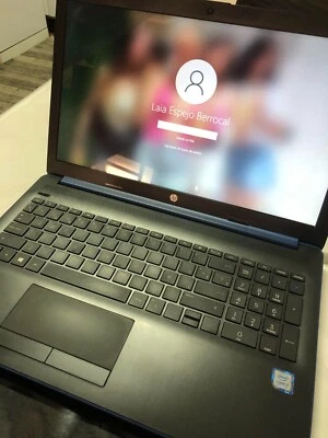 Portatil HP, color azul, mide 15,6 pulgadas, en muy buen estado. - Imagen 1 de 4