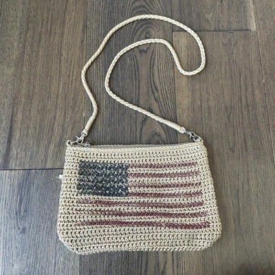 Bandolera The Sak Bandera Americana Crochet Rojo Blanco Azul 4 de Julio América Foto 1 de 4