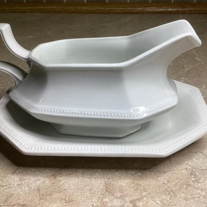 johnson Bros. England Heritage White Serving - Gravy Boat And Drip Tray - Picture 1 of 2