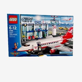 LEGO City Airport 3182 Complete Set 703 pcs Modular Ages 6-12