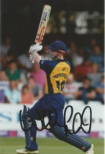 WARWICKSHIRE CRICKET: WILLIAM PORTERFIELD SIGNIERT 6x4 ACTIONFOTO + COA - Bild 1 von 1