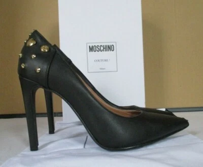 Bomba Love Moschino de cuero vegano negro con tachuelas - 11 EE. UU. / 41 IT NUEVA $288 Italia Foto 1 de 4