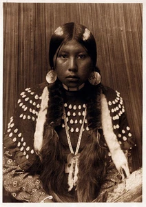 Nuevo Vestido Polvoriento Reproducción de una Fotografía Indio Nativo Americano de Colección - Imagen 1 de 1