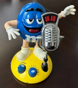 Radio animada AM/FM de colección con base amarilla azul de M&M's juguete funciona - leer - Imagen 1 de 4