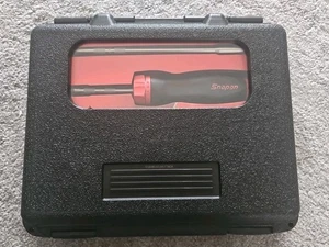 Snap On Ratcheting Screwdriver Set With Case 2 Extensions & 5 Bits Classic Red - Picture 1 of 3