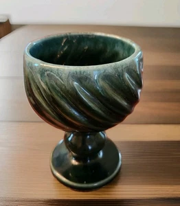 VINTAGE Hull Green Imperial Swirl Goblet Vase Pedestal Planter F5 - Picture 1 of 5