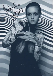 TWIGGY LAWSON Signed 12x8 Photo 60s Fashion Icon & CATWALK MODEL COA - Picture 1 of 1