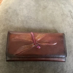 NIB La Vachette Brown & Iridescent Pink Dragonfly Embossed Leather Wallet - Picture 1 of 4