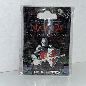 Prendedor Disney DSF Narnia Prince Caspian Peter con armadura completa LE de 300 NUEVO - Imagen 1 de 2