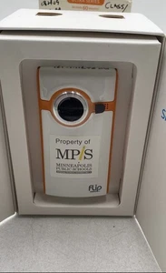 Flip Video F260N-UK Ultra Series 2GB 60 Min Recording Compact Camcorder - Picture 1 of 6