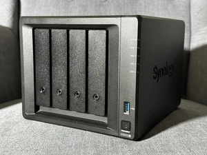 Synology DS923+ 4-Bay NAS, 32TB (4x 8TB) Seagate IronWolf, Only 570hrs - Picture 1 of 7