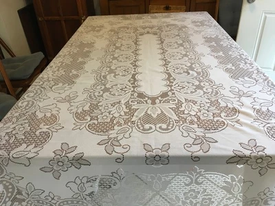 White Lace Tablecloth 100x60 perfect for layering - Image 1 of 4