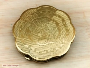 Gwenda gold tone floral pattern-Vintage Make Up/Powder Compact-0ye - Picture 1 of 5