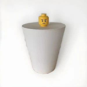 Boîte Panier Blanc LEGO Plastique Avec Tête de LEGO En Poignée - Picture 1 of 6