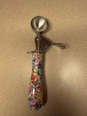 Совок для мороженого Pioneer Woman Heritage с розовым цветочным узором - Изображение 1 из 3