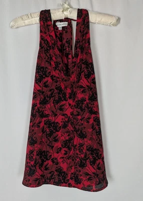 Blusa XXS para mujer Cupcakes y cachemir roja floral cuello en V sin mangas satinado Foto 1 de 4