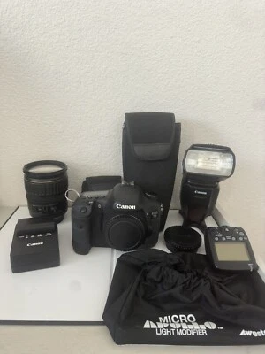 Canon EOS 7D, EF Zoom 28-135 1:3.5-5.6 IS, 600ex-RT, Transmitter, Battery, Etc - Image 1 of 4