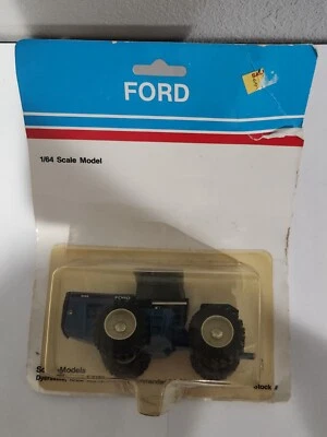 Tractor New Holland Ford 946 4x4 1/64 con modelos a escala doble fundido a presión  Foto 1 de 4