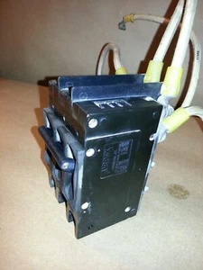 Disyuntor principal MEP002A-MEP003A Onan 320-0462, Eaton CD3Z142-1 - Imagen 1 de 3