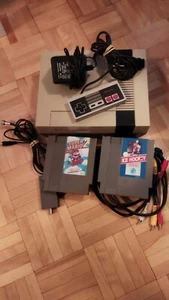 Nintendo NES game console with 2 Games (Mario 2 , Ice Hockey) - Picture 1 of 3