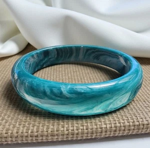 Teal & White Marbled Resin Bangle Vintage - Bild 1 von 4