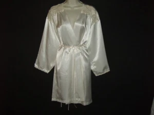 QUALITY SILKY SMOOTH GLOSSY CREAMY IVORY SATIN LACE PEARL DRESSING ROBE TO XL - Picture 1 of 6