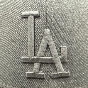 Los Angeles Dodgers Mütze Kappe komplett schwarz tailliert Größe 7 1/4 MLB New Era 59Fifty LA - Bild 1 von 14