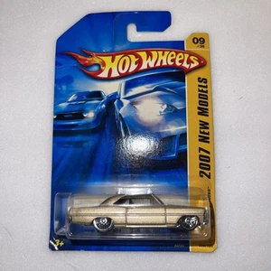 Chevy Nova Hot Wheels 2007 nuevos modelos serie #09 de 36 '66 dorado - Imagen 1 de 4