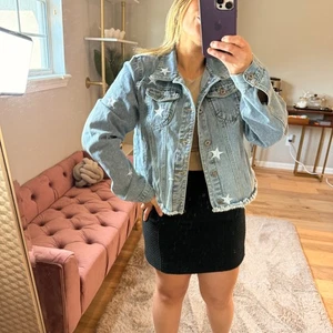 Chaqueta vaquera The Style Between Us XL azul estrella bordada dobladillo deshilachado - Imagen 1 de 6