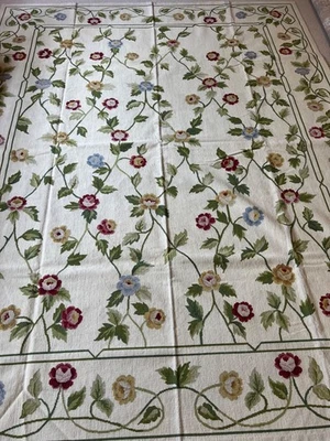 Gorgeous white leafy trellis floral needlepoint 8x10 handmade wool area rug. - Image 1 of 4
